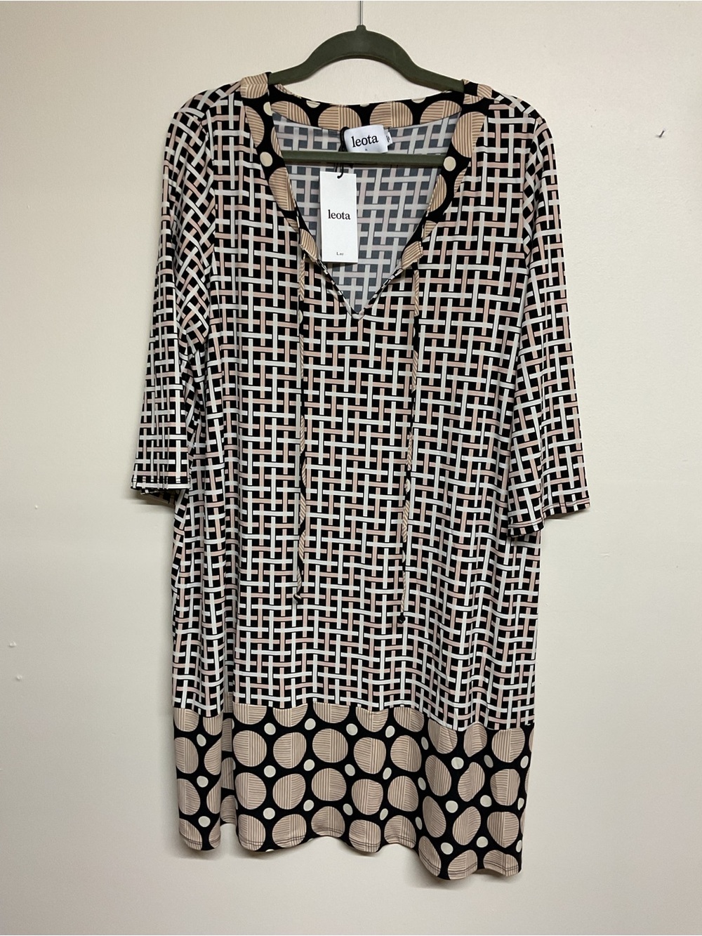 Leota Black, Beige & Gray Geometric V-Neck Top